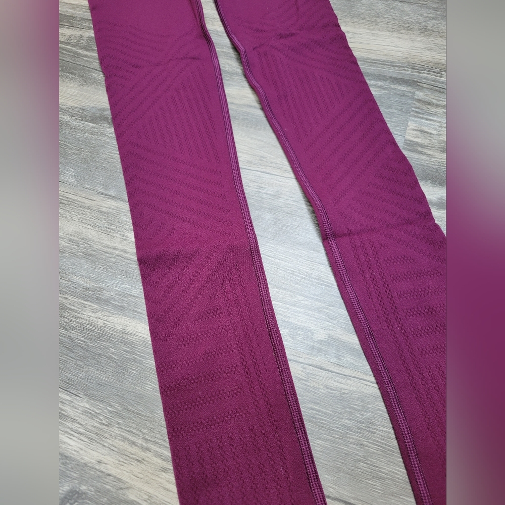 Lululemon Burgandy Leggings - Picture 2 of 5